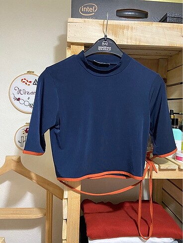 TRENDYOLMİLLA LACİVERT CROP esnek bluz - Görsel 2