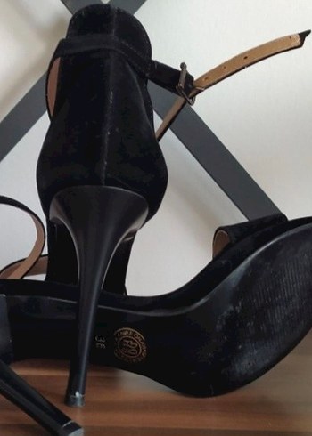 36 Beden Siyah Tokalı Stiletto Kadın Topuklu Ayakkabı