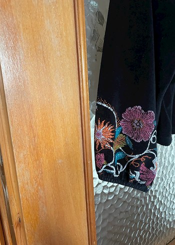 Nakışlı Uzun Kollu kadife kumaş Siyah Kadın Bluz - Görsel 2