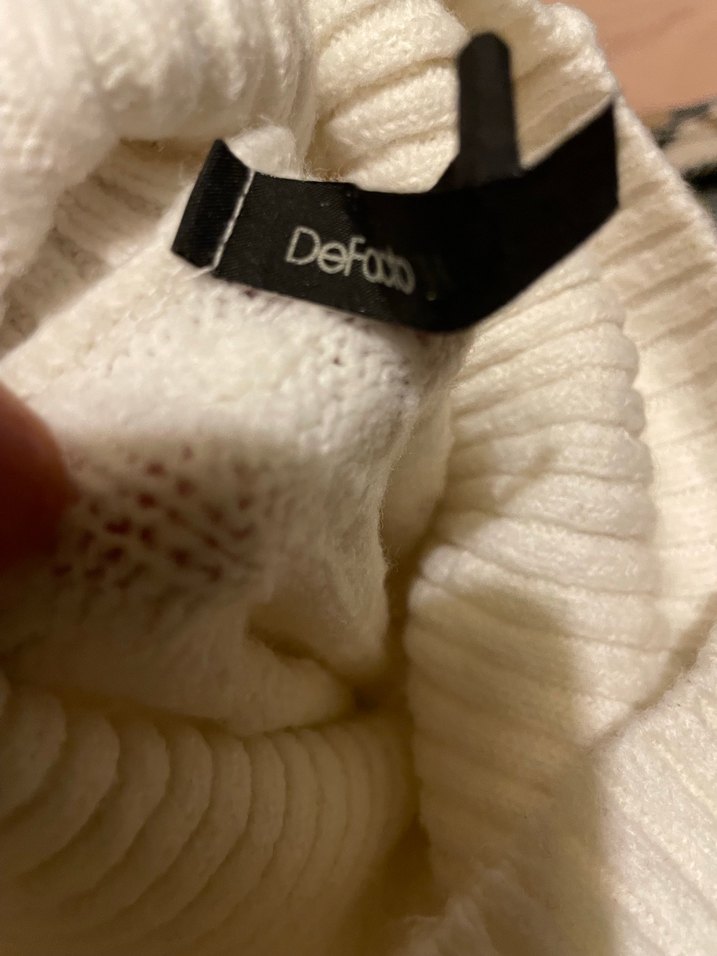 Beyaz Örgü Boğazlı Kadın Kazak - Görsel 3