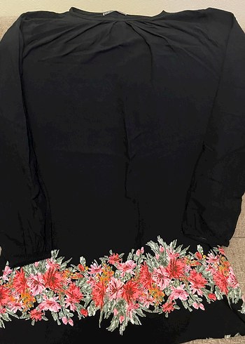 Çiçek Desenli Siyah Uzun Kollu Bluz - Görsel 4