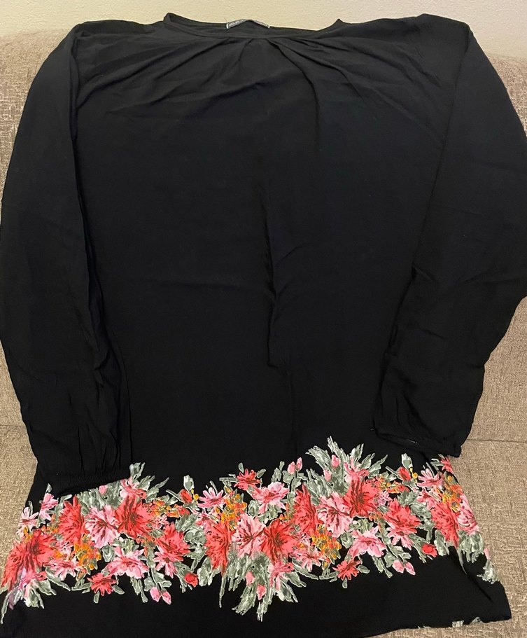 Çiçek Desenli Siyah Uzun Kollu Bluz - Görsel 4