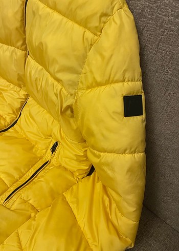 Sarı Kapüşonlu Fermuarlı Kışlık Kadın Mont - Görsel 8