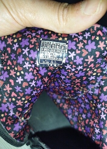 33 Beden siyah Renk Skechers kiz çocuk simli bot