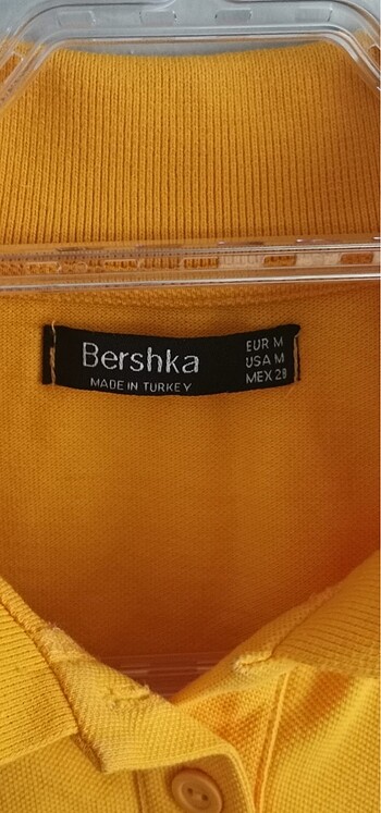 m Beden Bershka Sarı Polo yaka crop bluz