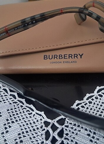  Beden siyah Renk Burberry orijinal Güneş gözlüğü 