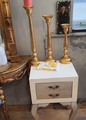 Altın Renkli 3'lü Şamdan Seti ve Komodin