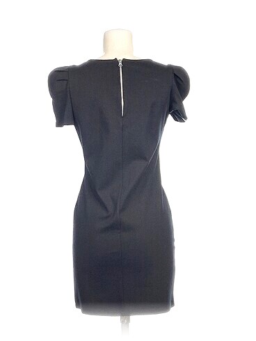 38 Beden PreLoved Kısa Elbise %70 İndirimli.