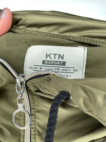 m Beden çeşitli Renk PreLoved Bomber %70 İndirimli.