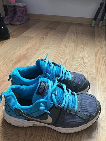 Nike spor ayakkabı