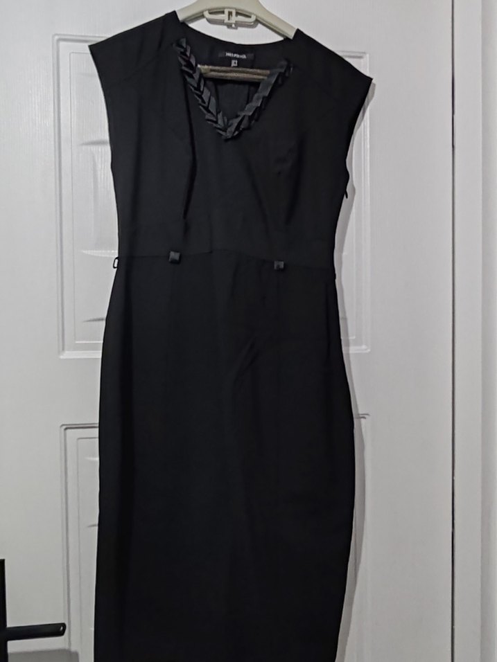 Siyah V Yakalı Kemerli Uzun Elbise - Görsel 2