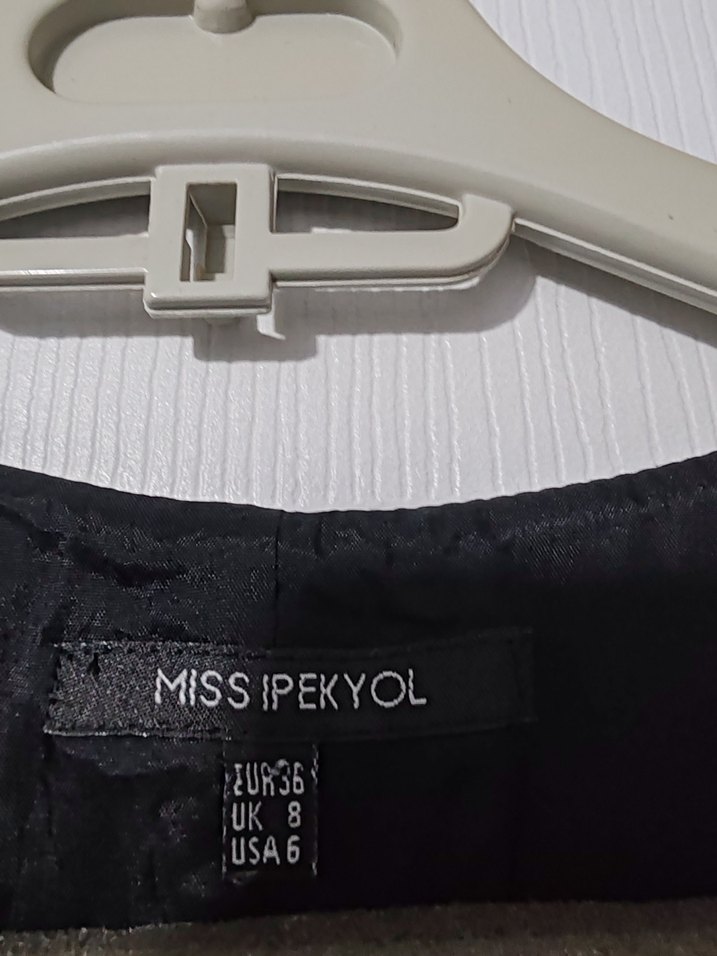 Siyah V Yakalı Kemerli Uzun Elbise - Görsel 4