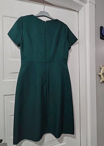 Kemer Detaylı Koyu Yeşil Midi Ofis Elbisesi - Görsel 4