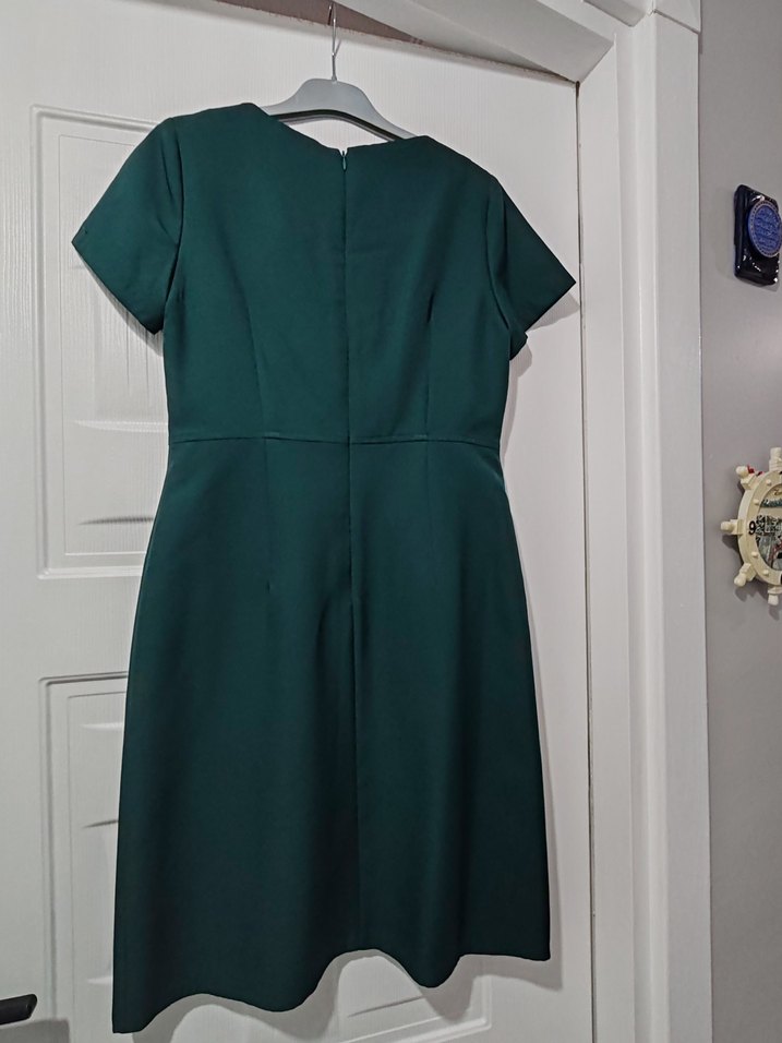 Kemer Detaylı Koyu Yeşil Midi Ofis Elbisesi - Görsel 4