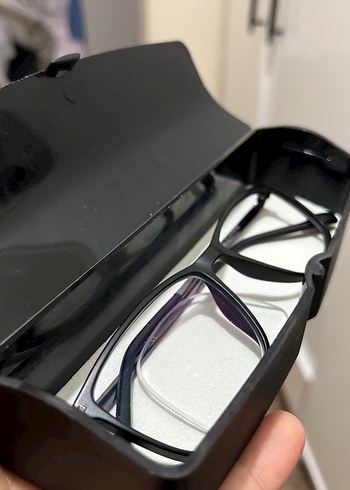 Şeffaf Camlı Siyah Kadın İş Gözlüğü - Görsel 2