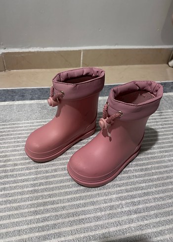 Pembe Kız Çocuk ıgor bot