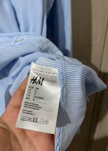 H&M Mavi Düğmeli Uzun Kollu Keten Gömlek