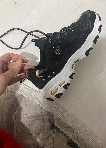 Skechers