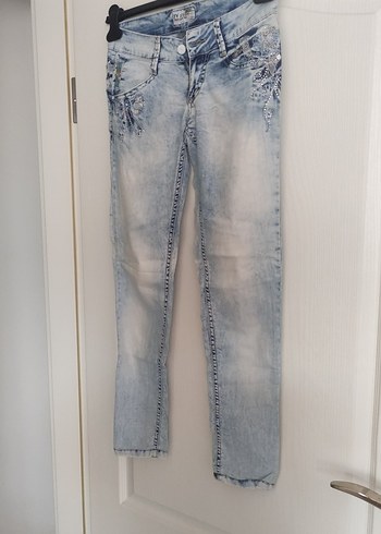 Desenli Kadın Kot Pantolon - Görsel 6