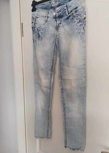 Desenli Kadın Kot Pantolon - Görsel 2