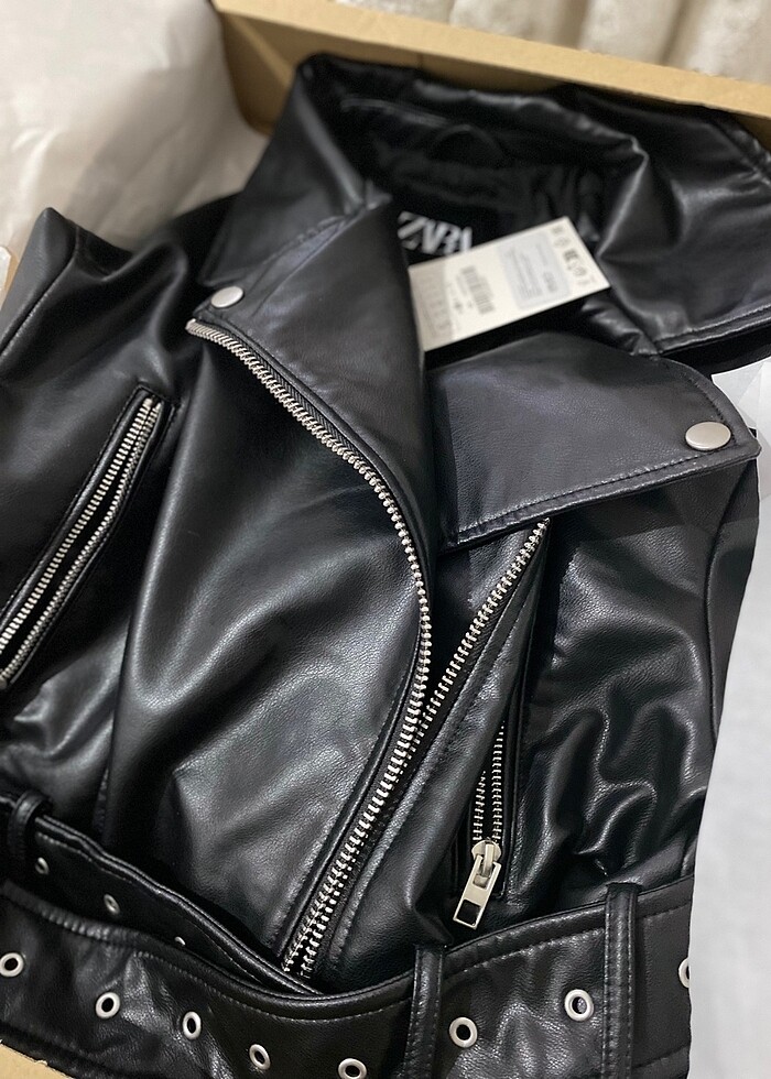 Zara suni deri crop biker ceket - Görsel 2