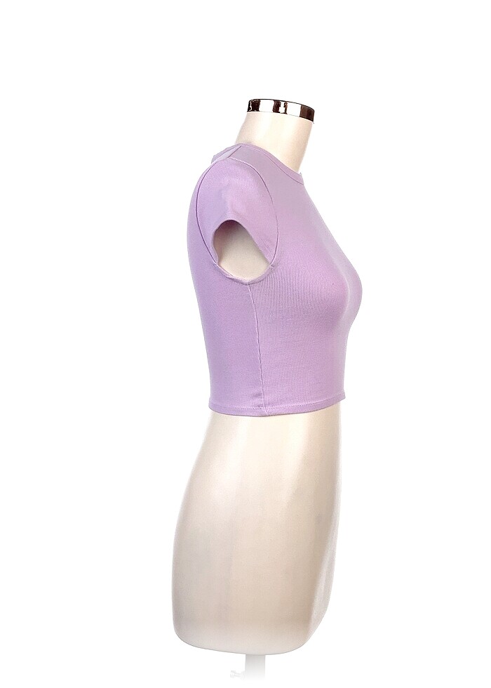 Bershka T-shirt %70 İndirimli. - Görsel 2