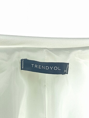 38 Beden beyaz Renk Trendyol & Milla Blazer %70 İndirimli.