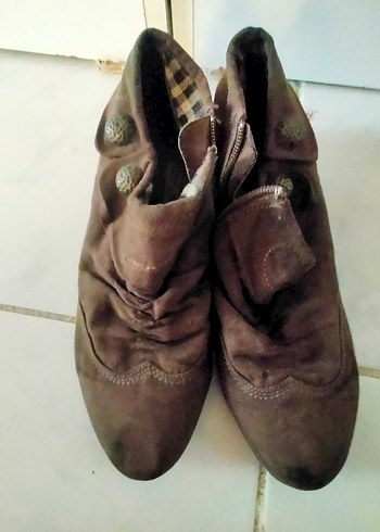 Düğmeli Vintage Kadın Botları