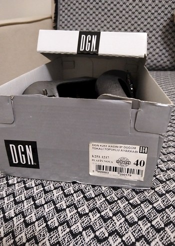 Gri Yılan Desenli Tokalı Kadın Topuklu Ayakkabı - Görsel 10