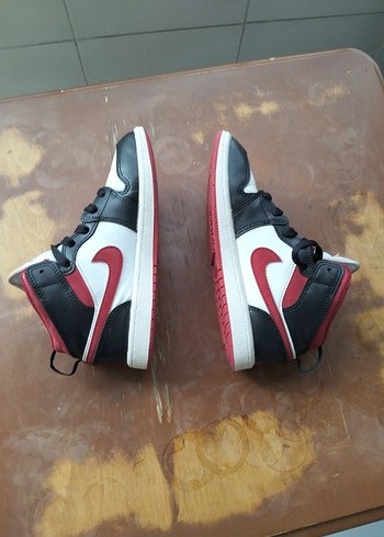 ORJİNAL AİR JORDAN 1MİD GYM RED BASKETBOL AYAKKABI 33 BUÇUK NO - Görsel 6