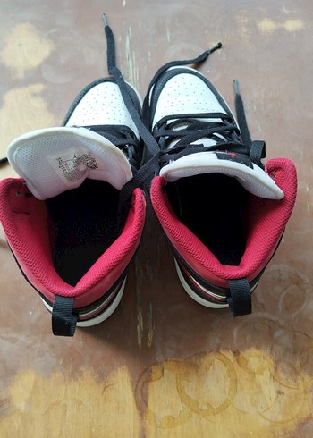 ORJİNAL AİR JORDAN 1MİD GYM RED BASKETBOL AYAKKABI 33 BUÇUK NO - Görsel 4