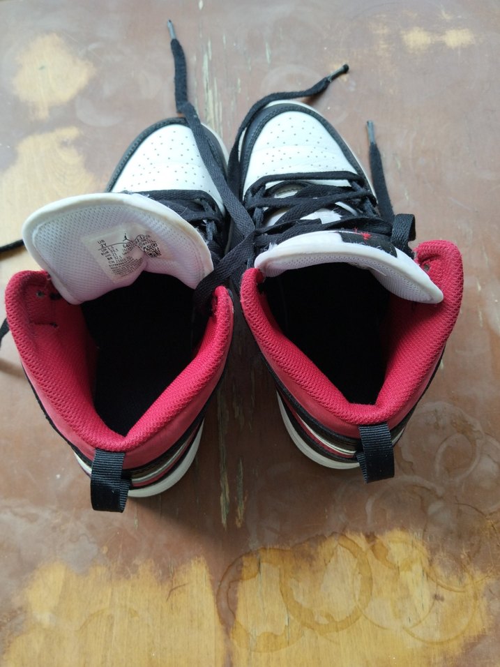 ORJİNAL AİR JORDAN 1MİD GYM RED BASKETBOL AYAKKABI 33 BUÇUK NO - Görsel 4