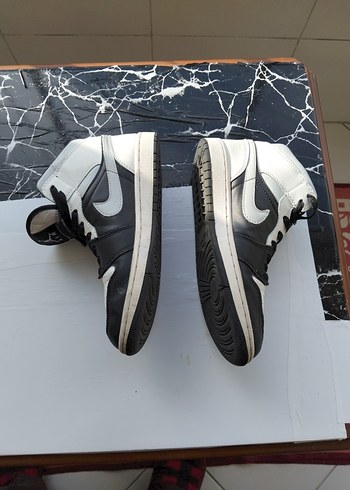 AİR JORDAN 1 MİD WHİTE SHADOW BASKETBOL AYAKKABISI - Görsel 3