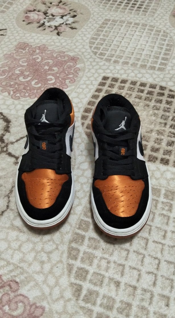 Nike Jordan 1 Low Satın Siyah-Beyaz Turuncu Sneaker — görsel 2/11