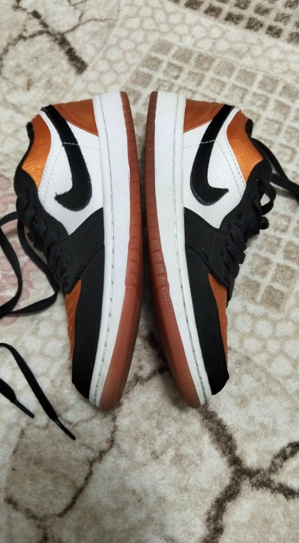 Nike Jordan 1 Low Satın Siyah-Beyaz Turuncu Sneaker — görsel 10/11