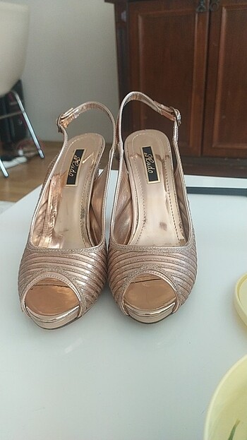 Gold topuklu ayakkabı  - Görsel 10