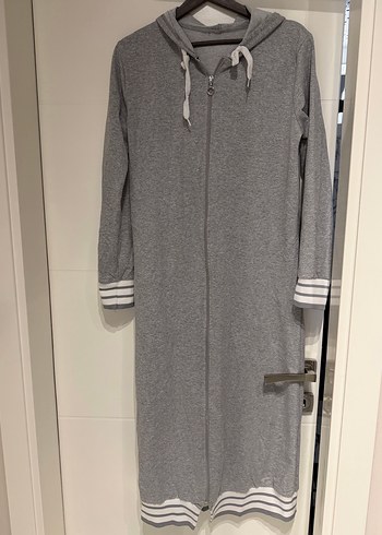 Uzun Gri Kadın Kapüşonlu Spor Elbise - Görsel 2