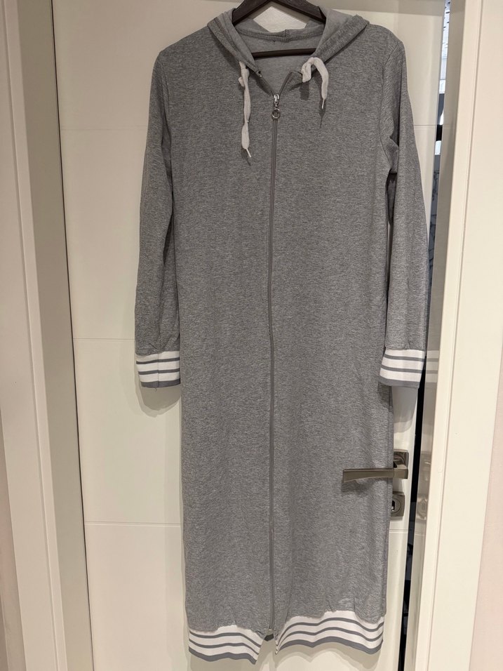 Uzun Gri Kadın Kapüşonlu Spor Elbise - Görsel 2