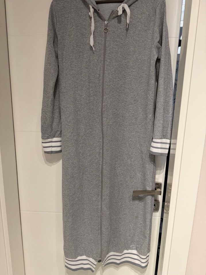 Uzun Gri Kadın Kapüşonlu Spor Elbise - Görsel 3