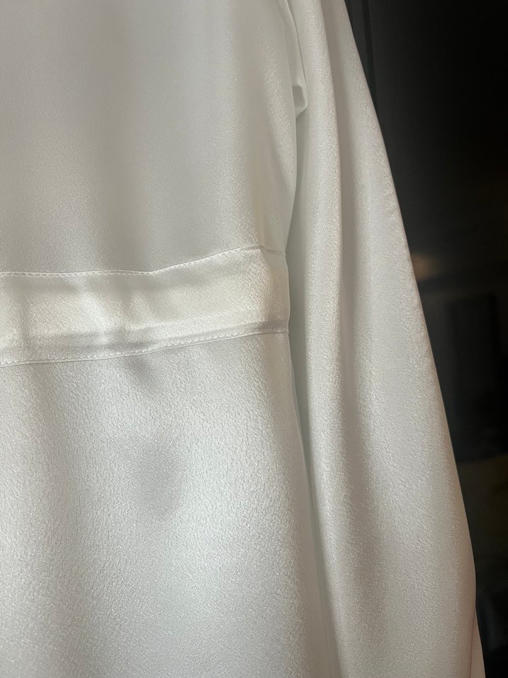 Uzun Beyaz V Yakalı Lohusa Sabahlığı - Görsel 5