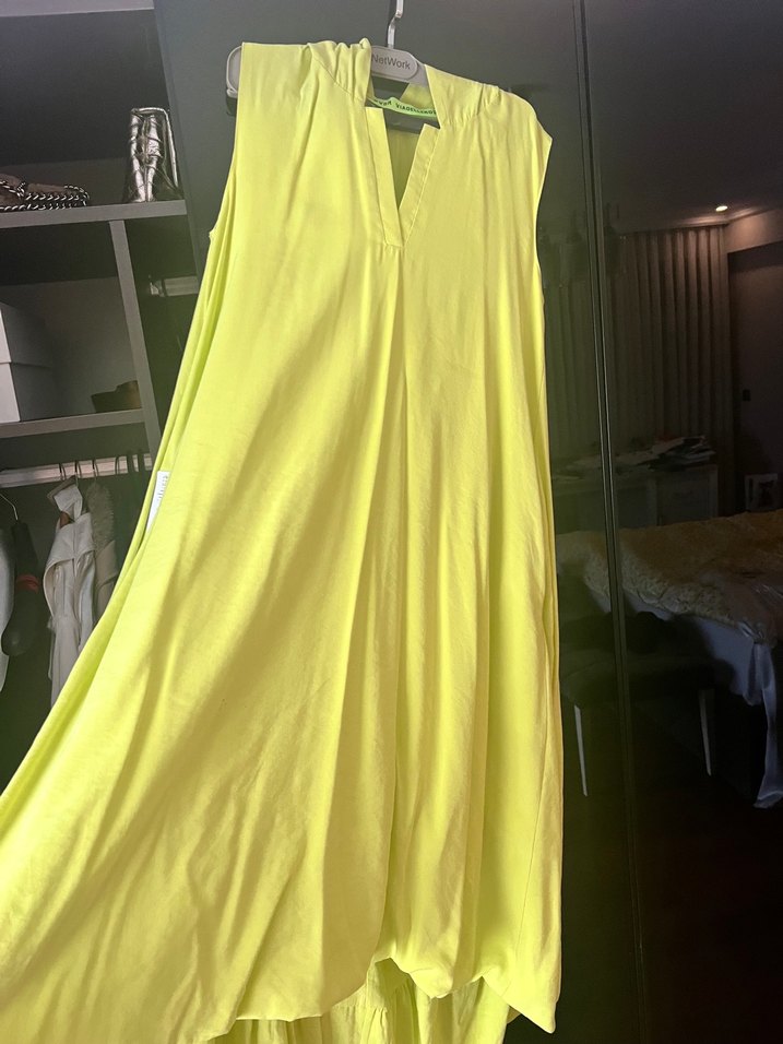 Neon Sarı Drapeli Uzun Kollu V Yaka Elbise - Görsel 2