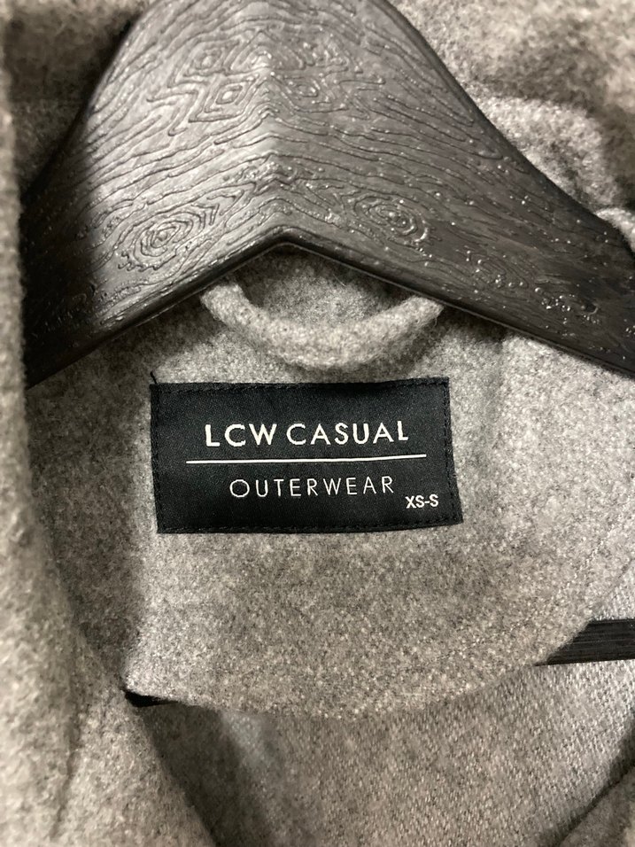 Gri Düğmeli Kadın Kaban - Görsel 3