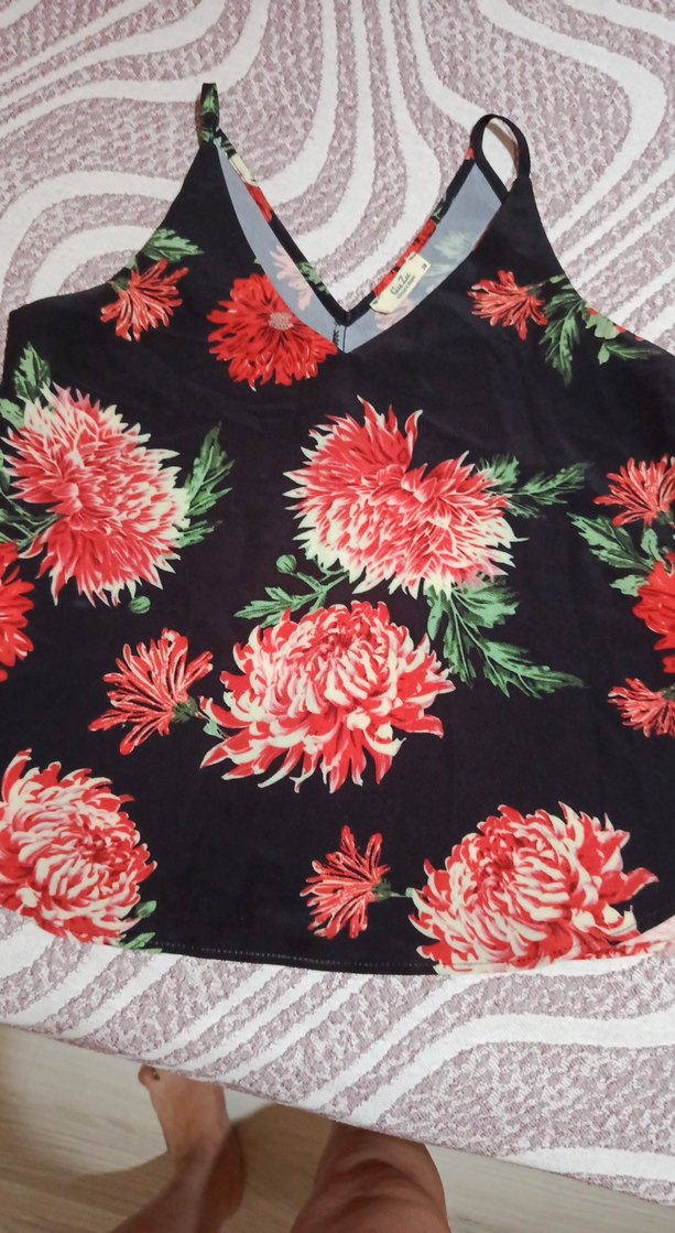 Çiçek Desenli V Yaka Kadın Bluz - Görsel 2