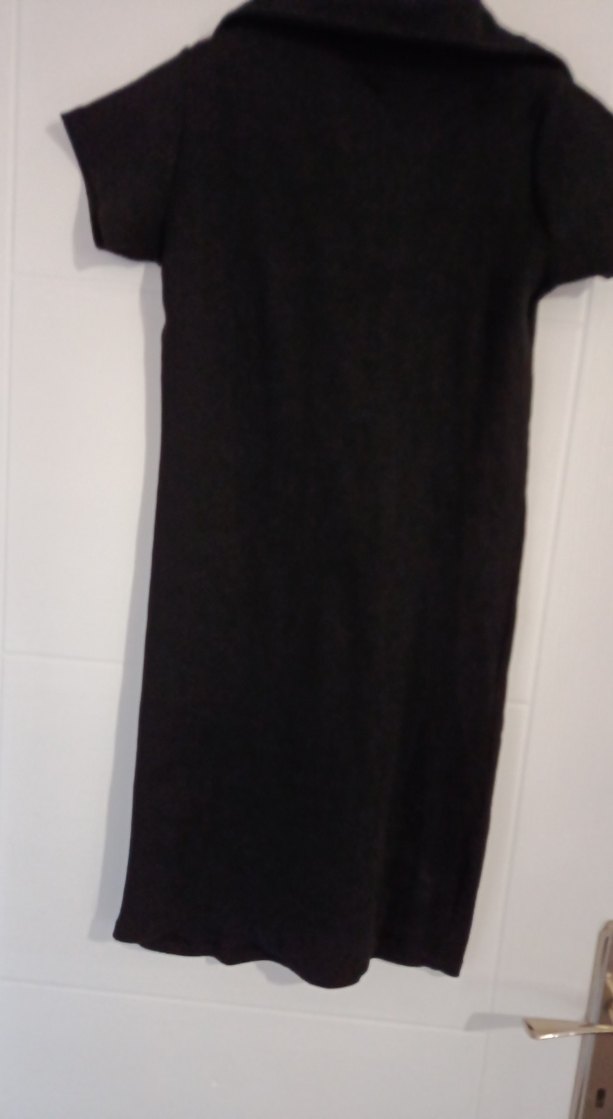 Siyah V Yaka Kısa Kollu Günlük Elbise - Görsel 3