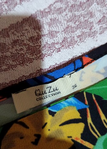 Renkli V Yakalı Fırfırlı Kadın Bluz - Görsel 2