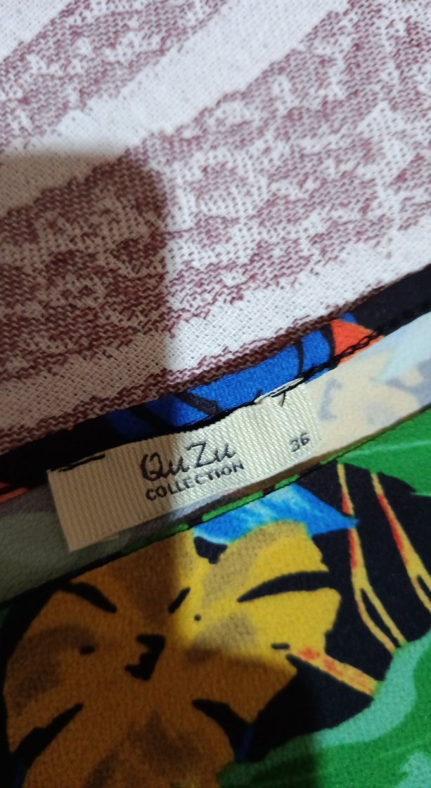 Renkli V Yakalı Fırfırlı Kadın Bluz - Görsel 2