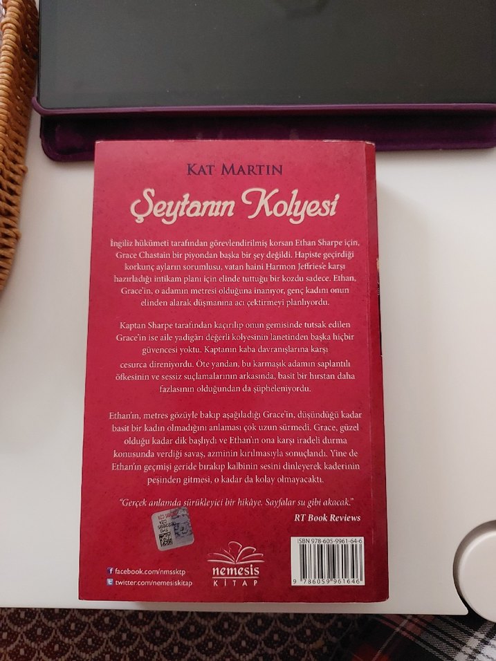Şeytanın Kolyesi - Kat Martin - Görsel 2