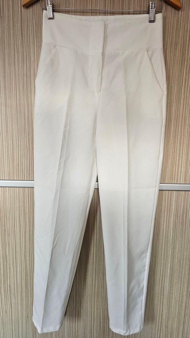 Kadın Beyaz Piliseli Kumaş Pantolon - Görsel 5