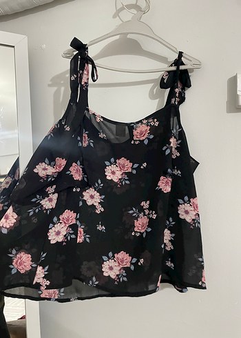 Çiçek Desenli bağlanabilir askılı Bluz - Görsel 3