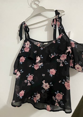 Çiçek Desenli bağlanabilir askılı Bluz - Görsel 2